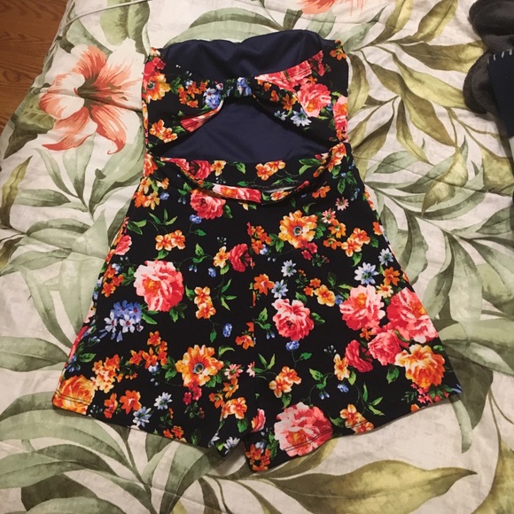 Floral summer romper for skinny girls - Picture 4 of 7